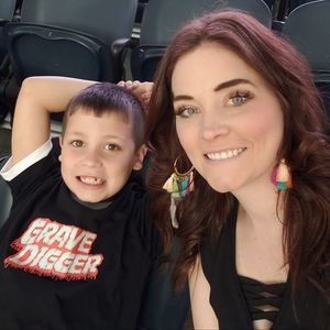 Meet your Posher, Jayme